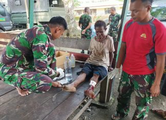 SATGAS PAMTAS YONIF 312/KH BANTU PENANGANAN KORBAN LUKA BACOK DI PERBATASAN SATGAS PAMTAS YONIF 312/KH BANTU PENANGANAN KORBAN LUKA BACOK DI PERBATASAN