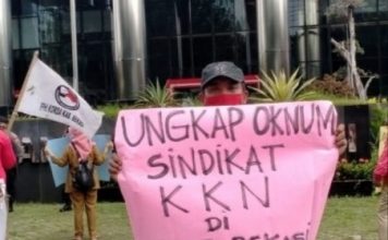Terkait Aksi Di KPK ,Para Guru Honorer Di Intimidasi Oleh Oknum Pejabat Disdik Pemkab.Bekasi