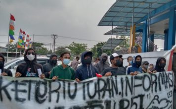 Liga Studi Mahasiswa (LSM) Aksi Demo,Desak Direktur Tirta Bhagasasi Mundur