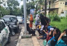 Pecat Kepala Desa dan Camat Dari jabatannya Tidak Perduli Dengan Rakat Cisompet Garut Jawa Barat.