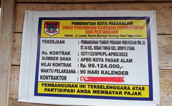 PEMBANGUNAN TEMBOK PENAHAN YANG DI DUGA ASAL JADI.