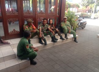 Jaga Loyalitas & Disiplin, Inilah Arahan Babinsa Kratonan Kepada Anggota Linmas