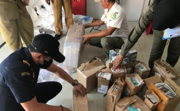Bea Cukai Pamekasan Beserta Satpol PP Kabupaten Sumenep Amankan 2.551 bungkus rokok ilegal
