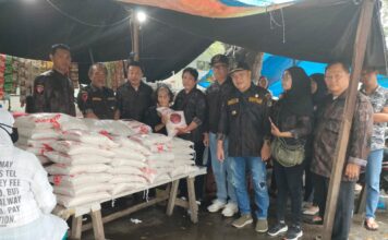 Menyambut Natal Ketua KBPP Polri Sumut Hilmar Silalahi Berbagi Sembako Kepada Kaum Duafa