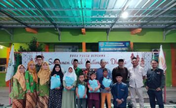 Senyum mereka adalah kebahagiaan kita semua, PC Pemuda Muhammadiyah Kandanghaur Melaksanakan Agenda Rutinan Buka Puasa dan Santunan Anak Yatim dan Dhuafa