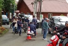 DI DUGA ADA PUNGLI DI LAKUKAN PETUGAS PENJAGA PINTU MASUK OBYEK WISATA GUNUNG DEMPO.