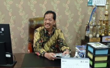 Kepala Sekolah SMK N 1 Palembang Mengucapkan, Selamat Hari Pendidikan Nasional Tahun 2024″
