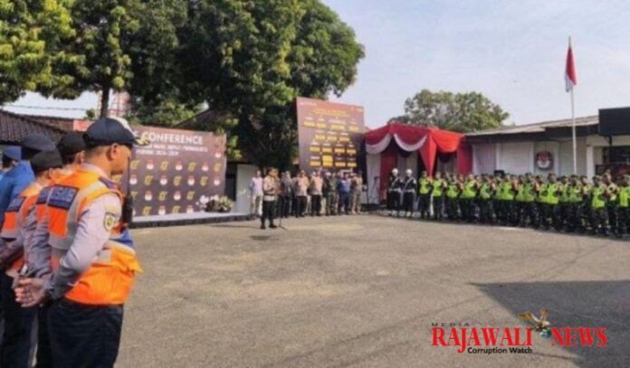 Mulainya Pendaftaran Pilkada Purwakarta 2024, Ratusan Personel Gabungan Amankan Kantor KPU