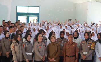 Srikandi Polwan Polres Lahat Polda Sumsel Goes To School di SMA N 4