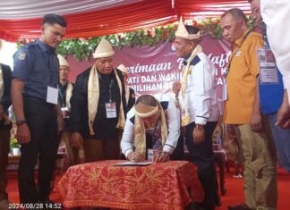 Pasangan calon bupati Muratara firsa -efri resmi mendaftar di KPU muratara.