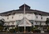 SKANDAL PEMKAB KARAWANG: MILIARAN RUPIAH RAIB, KAJATI JABAR SIAP BERTINDAK Skandal Korupsi Pemkab Karawang
