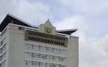 ALI SOPYAN PIMPINAN UMUM MEDIA RAJAWALI NEWS MENDESAK WALI KOTA PRABUMULIH . UNTUK DI TINJAU ULANG PPPK R4 SEBELUM MENGERUCUT KE JALUR HUKUM