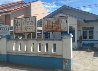 Di duga Kong – kalikong oknum Stap Kelurahan Aek Paing Kecamatan Rantau Utara Lindungi Lurah bolos Masuk Kantor.