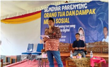 HUMAS KOMITE DAN WALI MURID SMKN 1 PEMULUTAN REMBUK KEBIJAKAN SERAGAM SEKOLAH