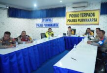Malam Hari Tetap Siaga, Kapolres Purwakarta Pimpin Anev Ops Ketupat Lodaya 2026 Demi Kelancaran Mudik
