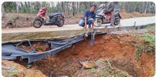 Warga Ujan Mas Baru Tanda Tangan Surat Pernyataan, Terkait Proyek Jalan Cor, Ada Apa?