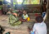 Satgas Yonif 645 GTY Pos Muara Nawa Melaksanakan Kegiatan Yankes Ke Rumah Masyarakat
